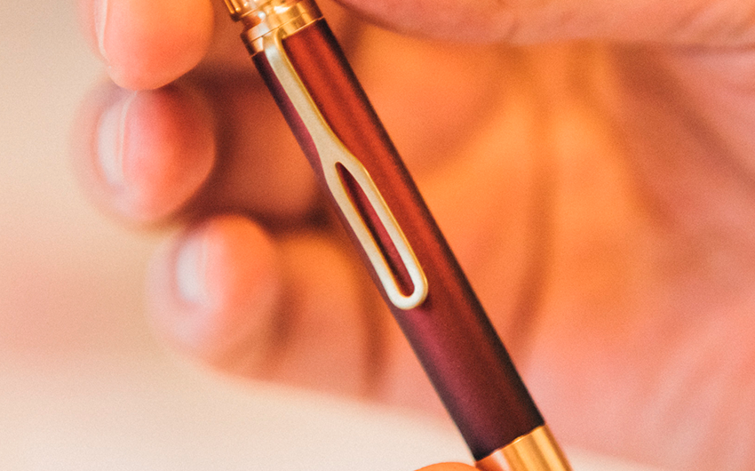 ボディ：アクリル×真鍮